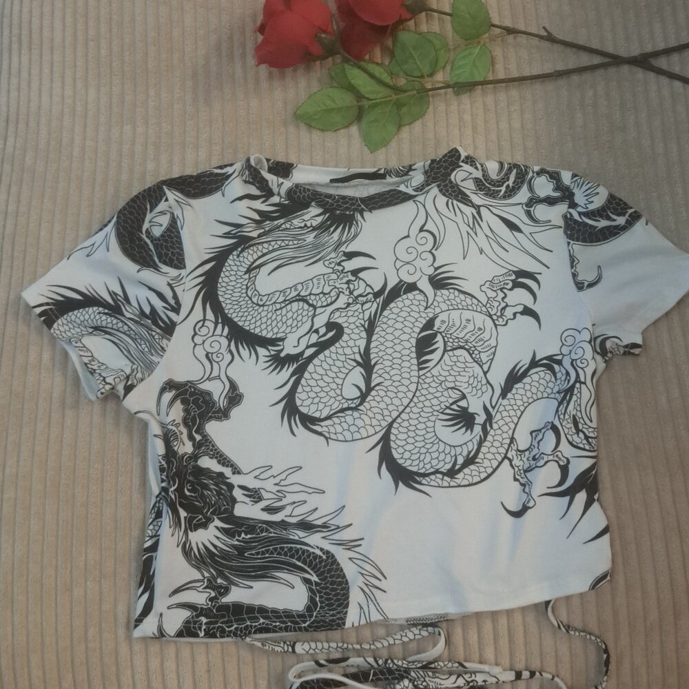 Women's black and white crop top